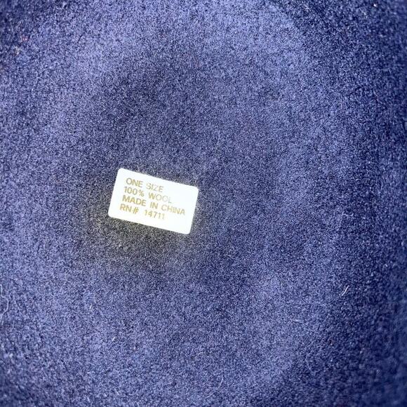 Navy bow hat with black ribbon and decorative pendant 22-inch circumference - Picture 7 of 8